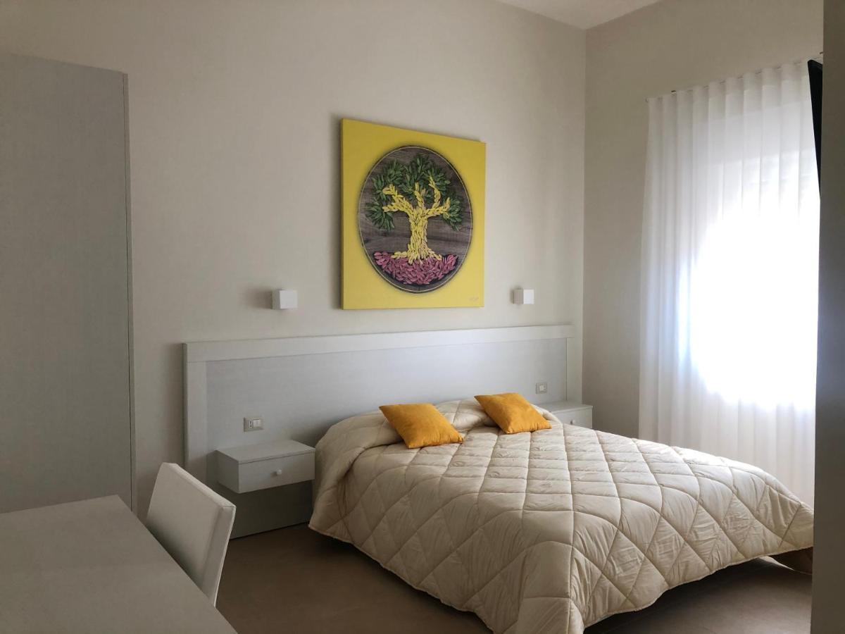 Paleat-Manduria Bed and Breakfast Buitenkant foto