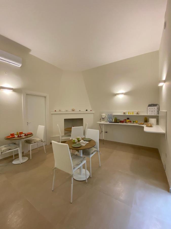 Paleat-Manduria Bed and Breakfast Buitenkant foto